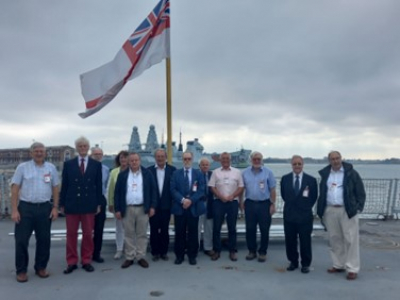 HMS DEFENDER – Generous hosts again!